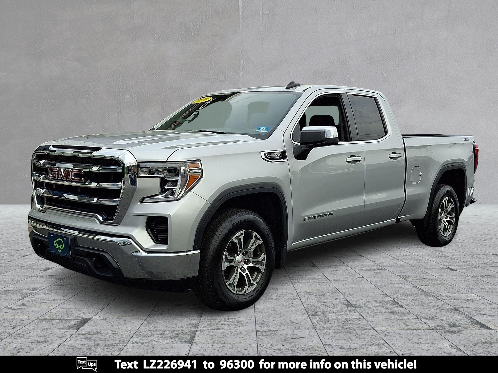 2020 GMC Sierra 1500 SLE in Quicksilver Metallic — front three-quarter view